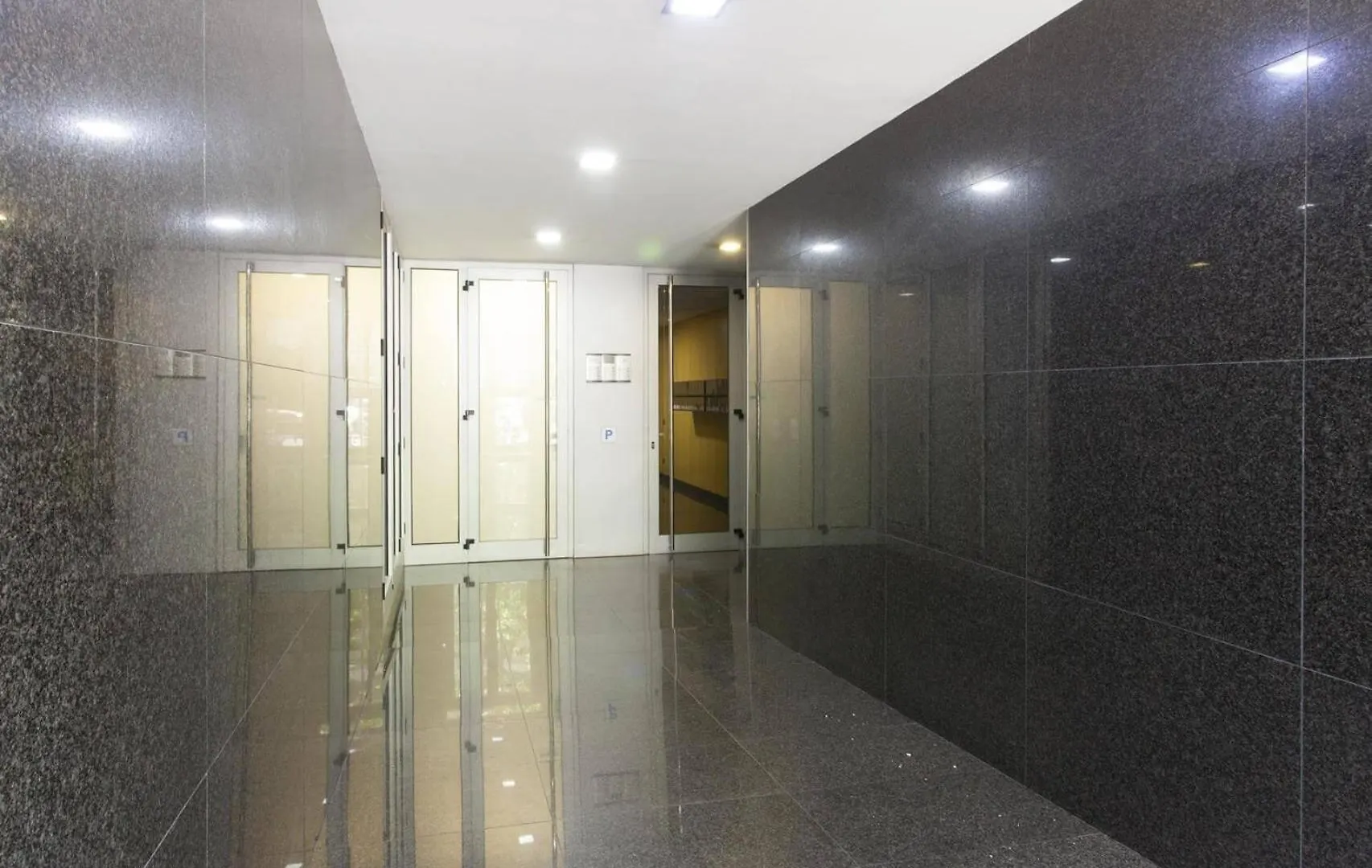 Lovely Apartment Sagrada Familia برشلونة 0*,